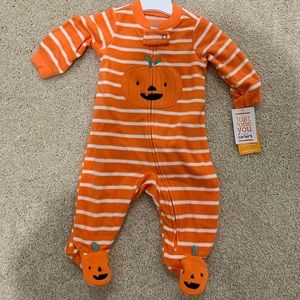 Carter’s just one you fleece footed pajamas nwt 🎃